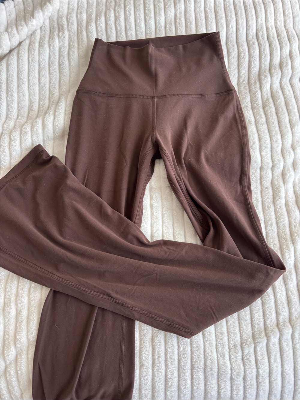 Aritzia High-Waist Leggings in Deep Brown